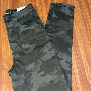 American Eagle Outfitters Curvy Super High Rise Camouflage Jeggings Size 4